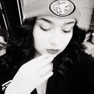 Meet your Posher, Estefania